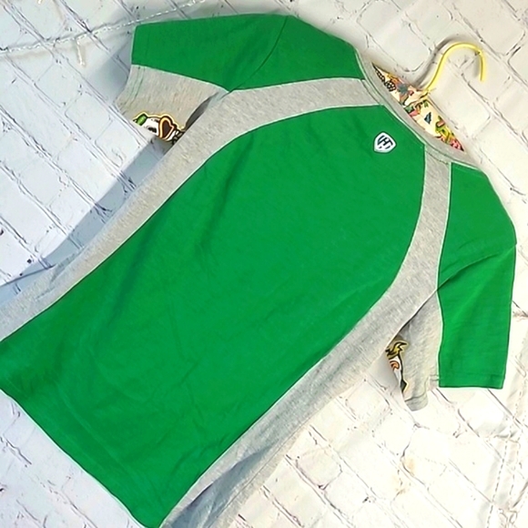 Oregon Ducks UO University Green Gray Yellow V-Neck Tee Tshirt Womens Sz Medium - Picture 13 of 14